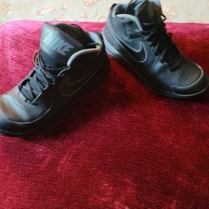 Men's Nike Sneakers Size 10.5